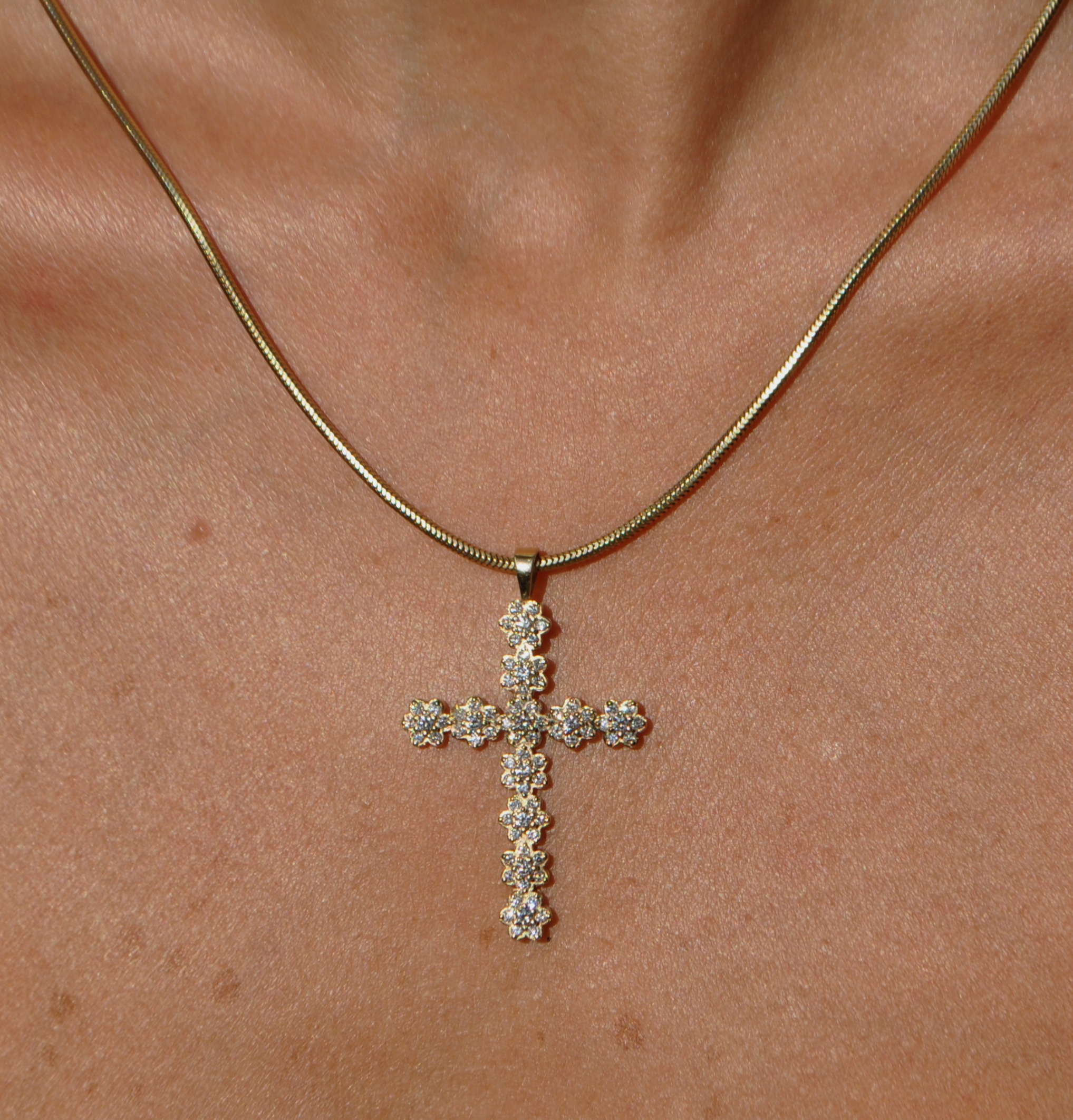 Pendant with brilliant-cut stones